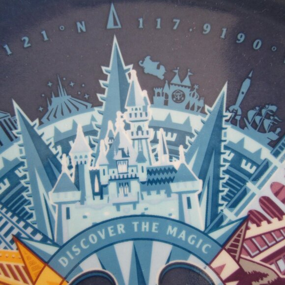 Disney Disneyland Resort Mickey Mouse Compass Discover the Magic Plates - Picture 3 of 6